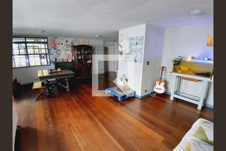 Casa à venda com 3 quartos, 160m² em Badu, Niterói