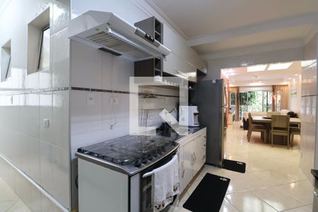 Cozinha de apartamento para alugar com 3 quartos, 96m² em Tortuga, Guarujá