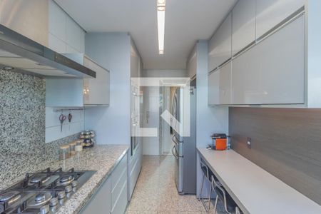 Cozinha de apartamento à venda com 4 quartos, 155m² em Lourdes, Belo Horizonte