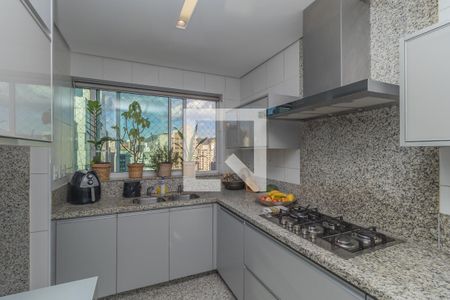 Cozinha de apartamento à venda com 4 quartos, 155m² em Lourdes, Belo Horizonte