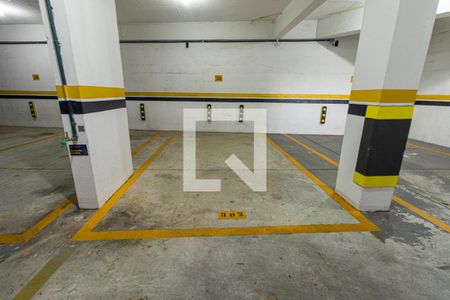 Garagem 2 de apartamento para alugar com 2 quartos, 59m² em Novo Mundo, Curitiba