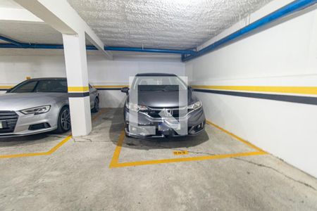 Garagem 1 de apartamento para alugar com 2 quartos, 59m² em Novo Mundo, Curitiba