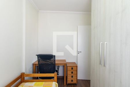 Quarto 2 de apartamento para alugar com 2 quartos, 59m² em Novo Mundo, Curitiba