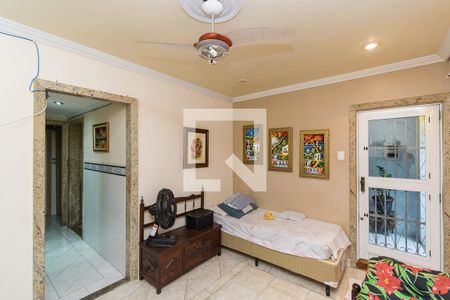 Sala de casa à venda com 4 quartos, 168m² em Brás de Pina, Rio de Janeiro