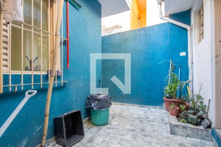 Quintal de casa à venda com 3 quartos, 250m² em Bandeiras, Osasco