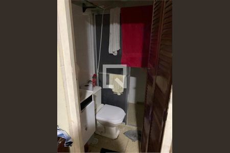 Casa à venda com 5 quartos, 180m² em Vila Carmosina, São Paulo