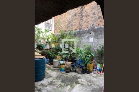 Casa à venda com 5 quartos, 180m² em Vila Carmosina, São Paulo