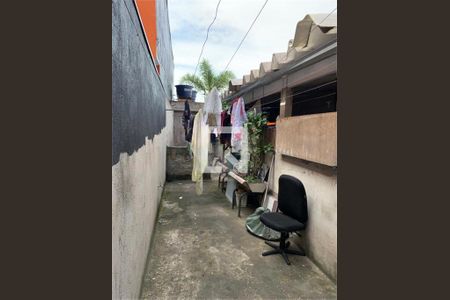 Casa à venda com 5 quartos, 180m² em Vila Carmosina, São Paulo