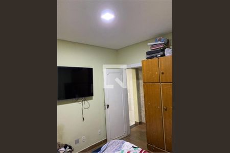 Casa à venda com 5 quartos, 180m² em Vila Carmosina, São Paulo