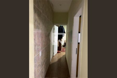 Casa à venda com 5 quartos, 180m² em Vila Carmosina, São Paulo