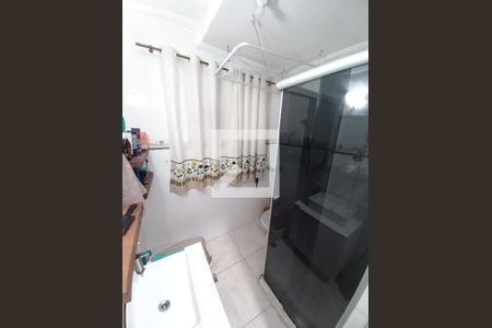 Banheiro de apartamento para alugar com 1 quarto, 48m² em Centro, São Vicente