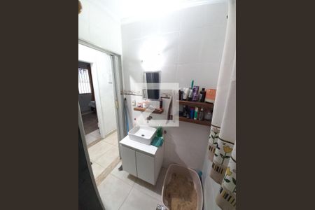 Banheiro de apartamento para alugar com 1 quarto, 48m² em Centro, São Vicente