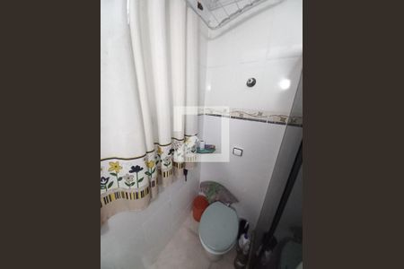 Banheiro de apartamento para alugar com 1 quarto, 48m² em Centro, São Vicente