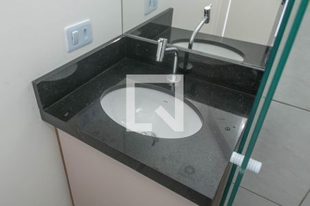 Banheiro de kitnet/studio para alugar com 1 quarto, 16m² em Vila Guarani (zona Sul), São Paulo