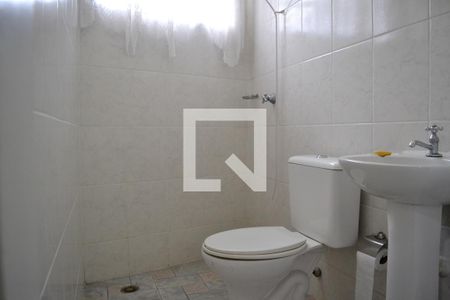 Banheiro  de casa à venda com 3 quartos, 245m² em Vila Curuçá, Santo André