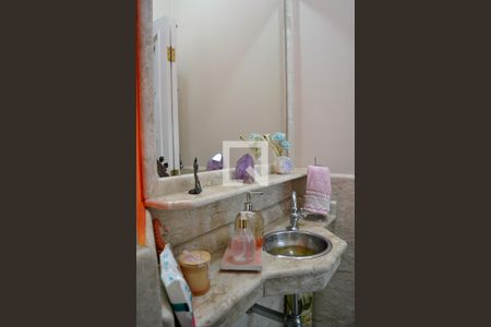 Lavabo de casa à venda com 3 quartos, 245m² em Vila Curuçá, Santo André