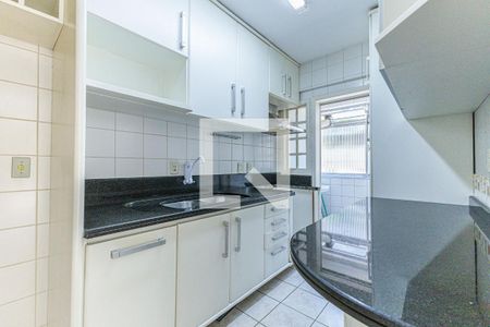 Cozinha de apartamento à venda com 2 quartos, 68m² em Jardim do Salso, Porto Alegre
