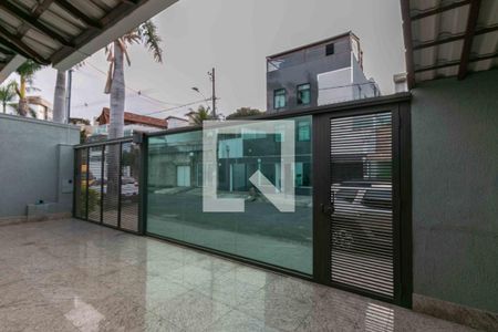 Área comum de casa à venda com 3 quartos, 200m² em Santa Amelia, Belo Horizonte