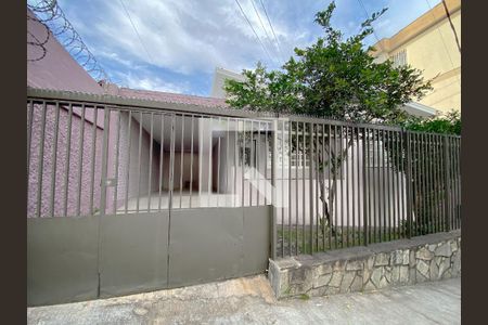 Fachada de casa à venda com 4 quartos, 384m² em Sagrada Família, Belo Horizonte