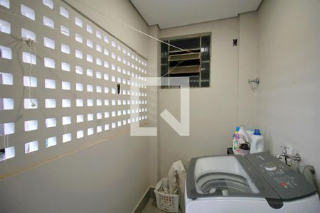 Área de Serviço de casa à venda com 4 quartos, 384m² em Sagrada Família, Belo Horizonte