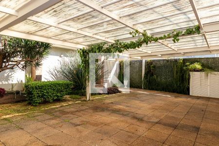 Garagem de casa à venda com 2 quartos, 330m² em Planalto Paulista, São Paulo