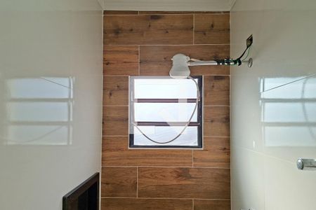 Casa de condomínio para alugar com 55m², 2 quartos e 1 vaga Casa de condomínio para alugar com 55m², 2 quartos e 1 vagaBanheiro