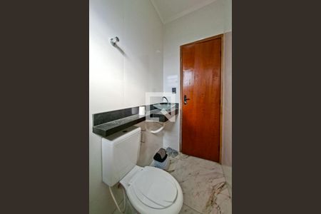 Casa de condomínio para alugar com 55m², 2 quartos e 1 vaga Casa de condomínio para alugar com 55m², 2 quartos e 1 vagaBanheiro