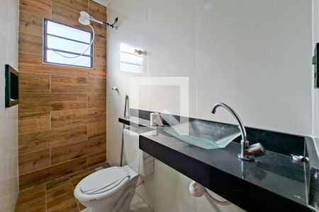 Casa de condomínio para alugar com 55m², 2 quartos e 1 vaga Casa de condomínio para alugar com 55m², 2 quartos e 1 vagaBanheiro