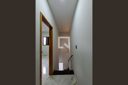 Casa de condomínio para alugar com 55m², 2 quartos e 1 vaga Casa de condomínio para alugar com 55m², 2 quartos e 1 vagaEscada