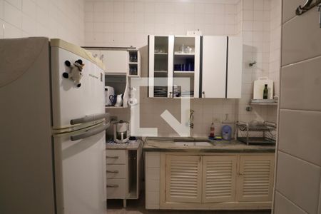 Cozinha de apartamento para alugar com 1 quarto, 60m² em Pr. Tartarugas, Guarujá
