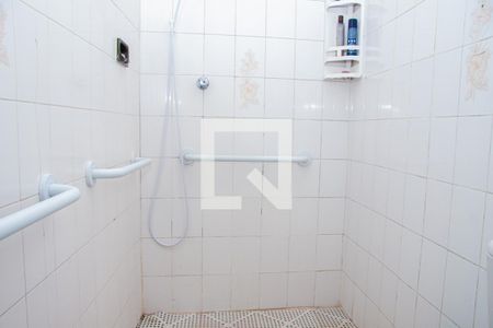 Banheiro de Serviço de casa à venda com 3 quartos, 100m² em Água Branca, São Paulo