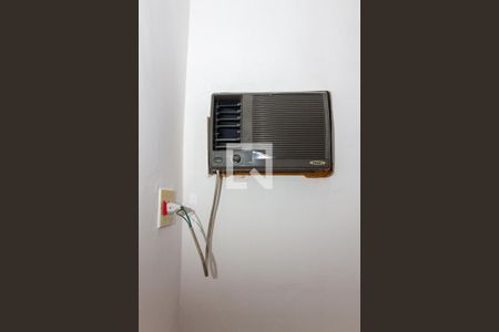 Detalhe do Quarto 1 de casa de condomínio para alugar com 2 quartos, 85m² em Madureira, Rio de Janeiro
