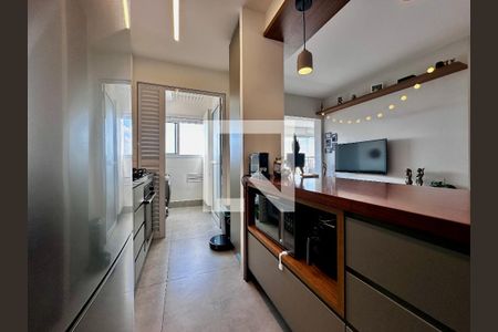 Cozinha de apartamento à venda com 2 quartos, 75m² em Santo Amaro, São Paulo