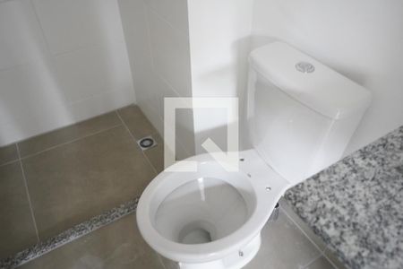 Banheiro de kitnet/studio para alugar com 1 quarto, 24m² em Belenzinho, São Paulo