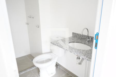 Banheiro de kitnet/studio para alugar com 1 quarto, 24m² em Belenzinho, São Paulo