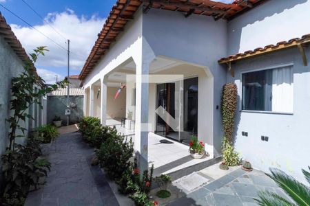 Casa à venda com 360m², 4 quartos e 2 vagasFachada
