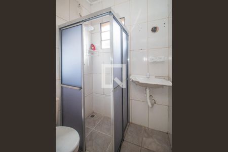 Banheiro da Suíte 1 de casa à venda com 3 quartos, 500m² em Campo Novo, Porto Alegre
