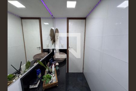 Banheiro de casa à venda com 2 quartos, 80m² em Feitoria, São Leopoldo