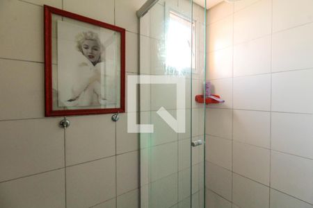 Banheiro de apartamento à venda com 2 quartos, 49m² em Fátima, Canoas