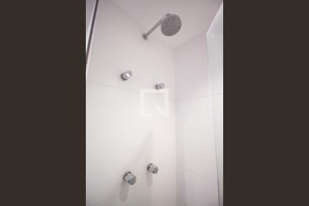 Banheiro de kitnet/studio para alugar com 1 quarto, 25m² em Indianópolis, São Paulo