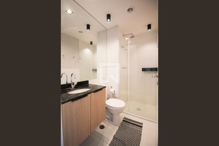 Banheiro de kitnet/studio para alugar com 1 quarto, 25m² em Indianópolis, São Paulo