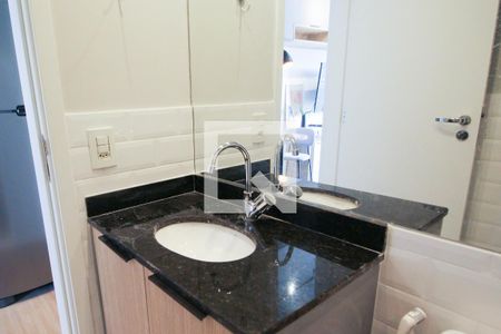 Banheiro de kitnet/studio para alugar com 1 quarto, 25m² em Indianópolis, São Paulo