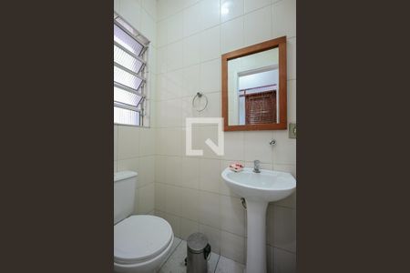 Lavabo de casa para alugar com 3 quartos, 200m² em Vila Progredior, São Paulo