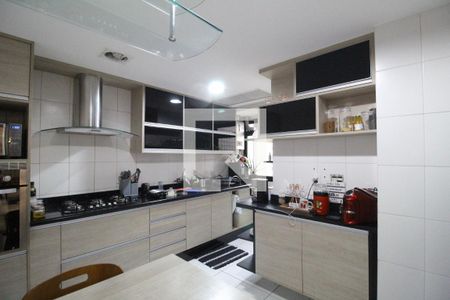 Apartamento para alugar com 245m², 4 quartos e 3 vagas Apartamento para alugar com 245m², 4 quartos e 3 vagasCozinha