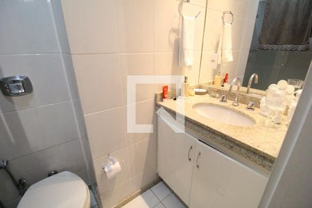 Apartamento para alugar com 245m², 4 quartos e 3 vagas Apartamento para alugar com 245m², 4 quartos e 3 vagasBanheiro da suíte 1
