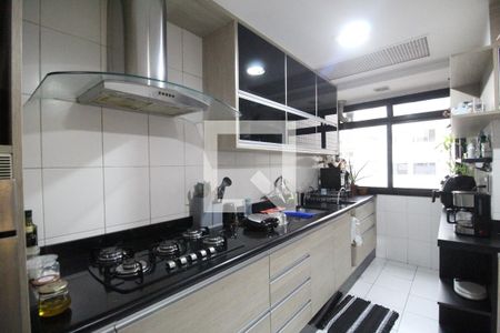 Apartamento para alugar com 245m², 4 quartos e 3 vagas Apartamento para alugar com 245m², 4 quartos e 3 vagasCozinha
