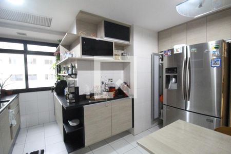 Apartamento para alugar com 245m², 4 quartos e 3 vagas Apartamento para alugar com 245m², 4 quartos e 3 vagasCozinha