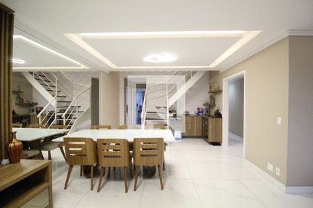 Sala 1 de apartamento para alugar com 4 quartos, 245m² em Freguesia (jacarepaguá), Rio de Janeiro