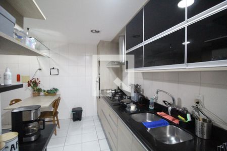 Apartamento para alugar com 245m², 4 quartos e 3 vagas Apartamento para alugar com 245m², 4 quartos e 3 vagasCozinha