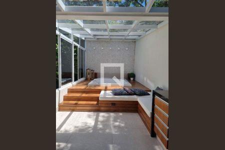 Casa à venda com 3 quartos, 338m² em Chácara Monte Alegre, São Paulo